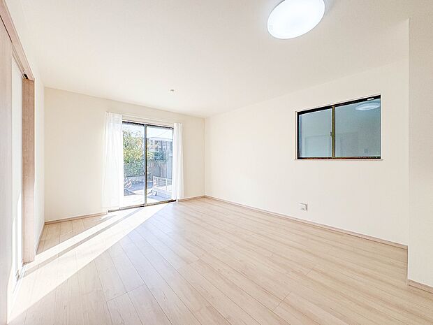 B号棟【南向きLDK18.5帖＋大型パントリー】愛を感じる、幸せを想う、心地よさを受けとる家の各スペースや各お部屋のさまざまな設備。人として日々の暮らしを先へすすめる設備・仕様を採用していま…