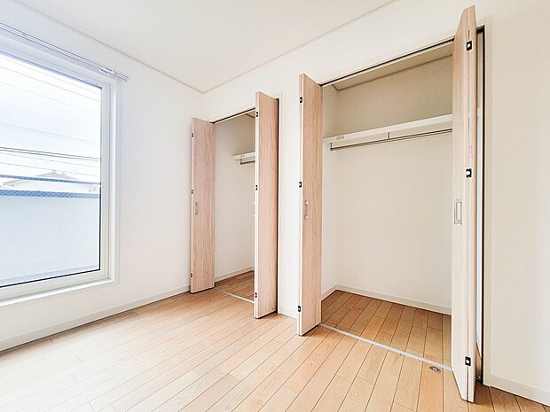 2号棟【収納】限られたスペースを有効に活用できる壁面クローゼット。