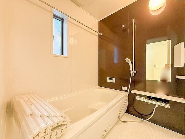 【浴室】一日の疲れを癒してくれるお風呂空間。使いやすさと上質な質感を両立して、単なる習慣から特別な時間に変わるはず。