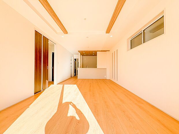 【LDK20.25帖】インテリアショップで見掛けた「あの家具」も置ける、ゆったりとした空間。時に広さが上質な寛ぎの時間になる事も。