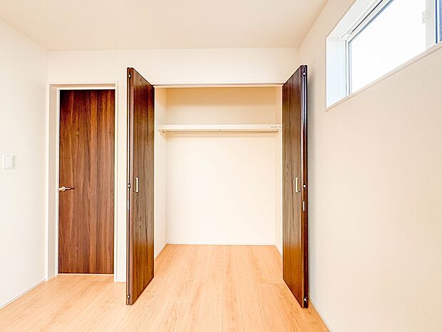 【収納】限られたスペースを有効に活用できる壁面クローゼット。