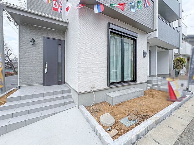 A号棟【庭】プランター等をおいてガーデニングが楽しめます。