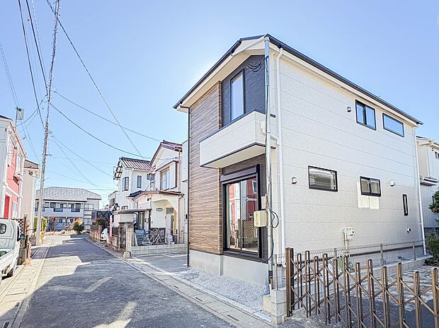 【前面道路】車の通行が少ないので、静かな住環境を維持することができます。