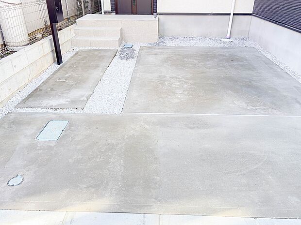 【駐車場】日々の暮らしにマイカーが必要。そんな方は物件の購入条件に駐車場は必須です。通勤に、家族のお迎えに、お買物に、おでかけに、クルマライフを楽しみたい方に。
