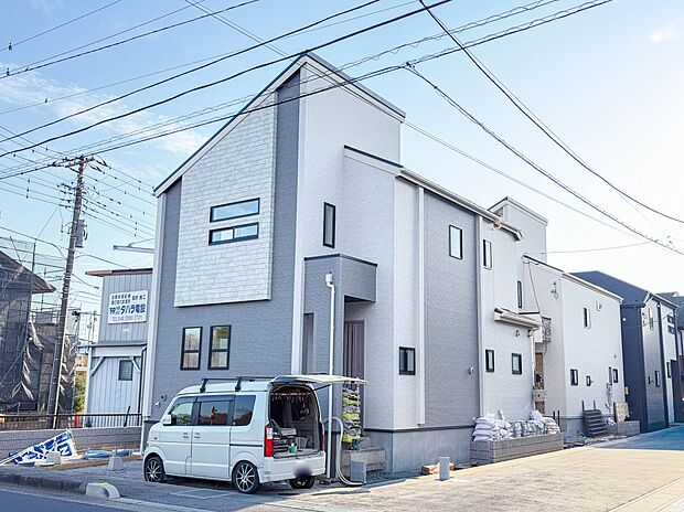 【外観】家族の温かさと陽光の暖かさ、楽しい毎日と明るい未来を予感させる「空間が織り成すひとつ先の住み心地」を演出します。