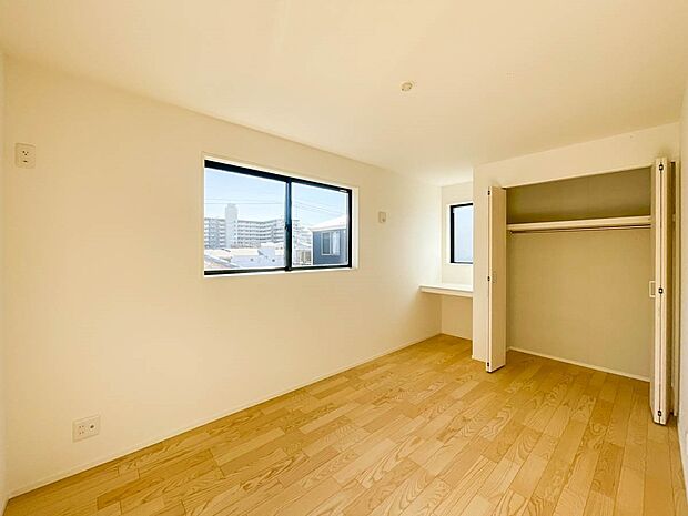 【収納】各部屋を最大限に広く使って頂ける様、全居住スペースに収納付。プライベートルームはゆったりと快適に。