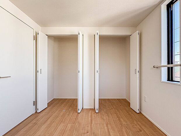 【収納】各部屋を最大限に広く使って頂ける様、全居住スペースに収納付。プライベートルームはゆったりと快適に。