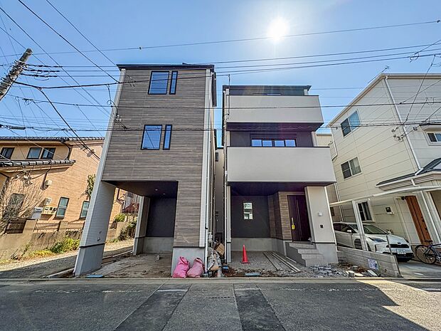 【外観】家族の温かさと陽光の暖かさ、楽しい毎日と明るい未来を予感させる「空間が織り成すひとつ先の住み心地」を演出します。