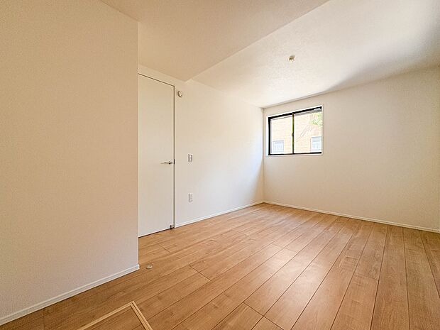 【洋室6.3帖】充実した生活は伸びやかな居室空間から始まります。快適に・伸びやかに。心の潤いを求める方々へ。