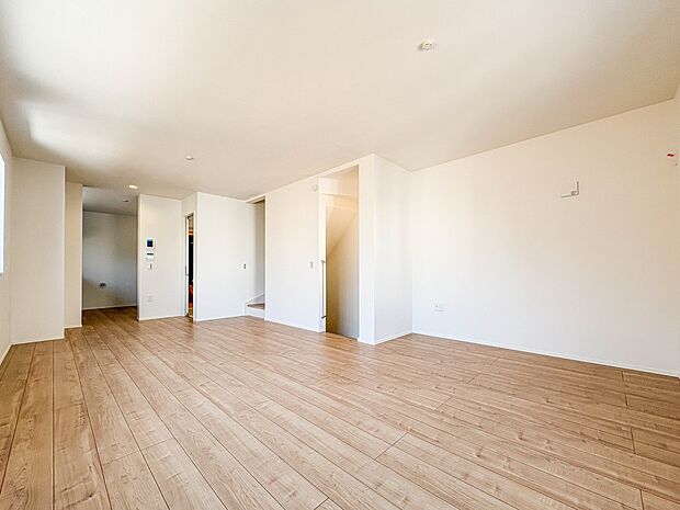 【LDK17.66帖】インテリアショップで見掛けた「あの家具」も置ける、ゆったりとした空間。時に広さが上質な寛ぎの時間になる事も。