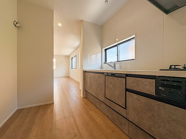 【LDK17.66帖】忙しい朝でも家族揃って食事をしたいゆとりあるダイニングスペース。