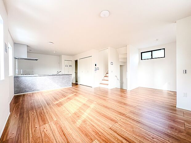 【LDK】インテリアショップで見掛けた「あの家具」も置ける、ゆったりとした空間。時に広さが上質な寛ぎの時間になる事も。