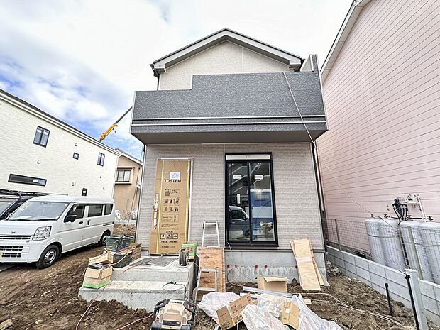 【ひとつ先の住み心地】家族の温かさと陽光の暖かさ、楽しい毎日と明るい未来を予感させる「空間が織り成すひとつ先の住み心地」を演出します。