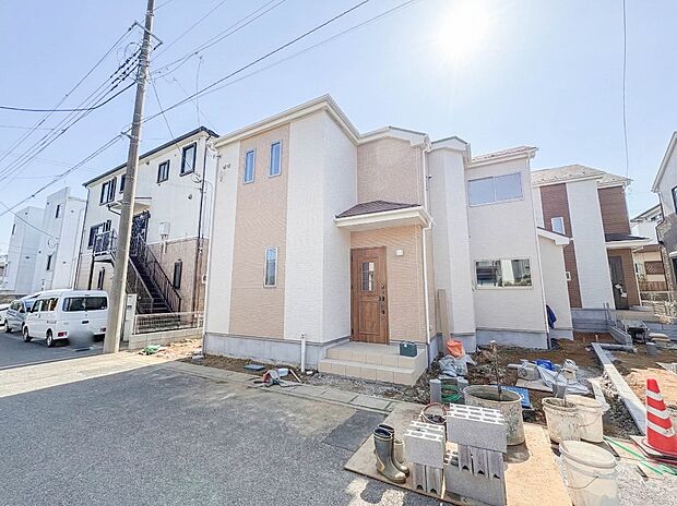 A号棟【外観】ここから始まる「日常」はご家族にとってかけがえのない時間となります。少しでも豊かに、快適に。そんな想いから本邸宅は生まれました。