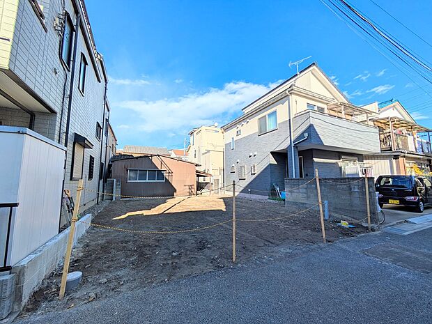 【駐車場】毎日の生活にマイカーが必須という方は、購入を検討する際、駐車場があることは大事な条件です。毎日の通勤や家族の送迎、買い物やお出かけなどクルマのある暮らしを満喫したい方は要チェック。…