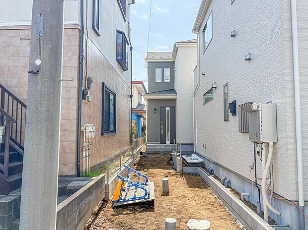 C号棟【外観】ここから始まる「日常」はご家族にとってかけがえのない時間となります。少しでも豊かに、快適に。そんな想いから本邸宅は生まれました。