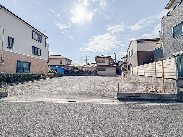 C号棟【外観】ここから始まる「日常」はご家族にとってかけがえのない時間となります。少しでも豊かに、快適に。そんな想いから本邸宅は生まれました。　