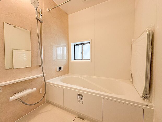 B号棟【浴室】一日の疲れを癒してくれるお風呂空間。使いやすさと上質な質感を両立して、単なる習慣から特別な時間に変わるはず。