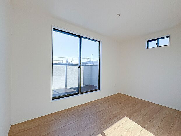 【寝室】シンプルな内装はおしゃれのポイントです。シンプルは華美より飽きがこないからです。色や模様でおしゃれ感をだす。それがシンプルイズビューティーです。