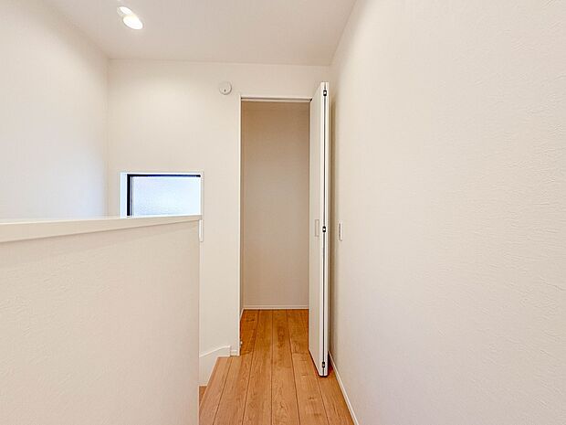 【収納】限られたスペースを有効に活用できる壁面クローゼット。