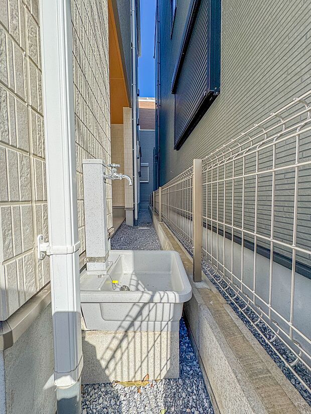 2号棟【庭】お庭にはプランター等をおいてガーデニングが楽しめます。