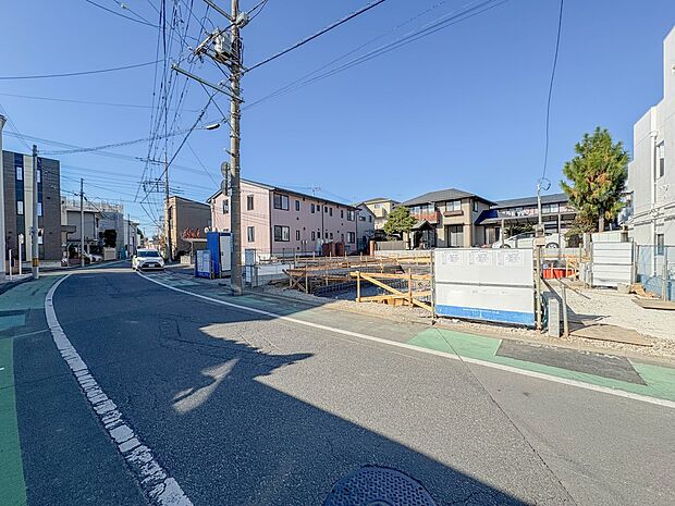 1号棟【前面道路7m】車の通行が少ないので、静かな住環境を維持することができます。