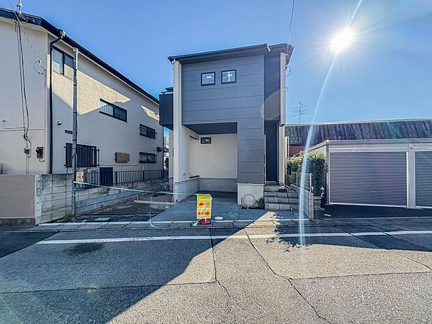 【外観】家族の温かさと陽光の暖かさ、楽しい毎日と明るい未来を予感させる「空間が織り成すひとつ先の住み心地」を演出します。