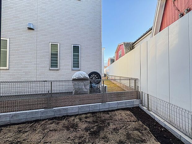 【庭】お庭にはプランター等をおいてガーデニングが楽しめます。