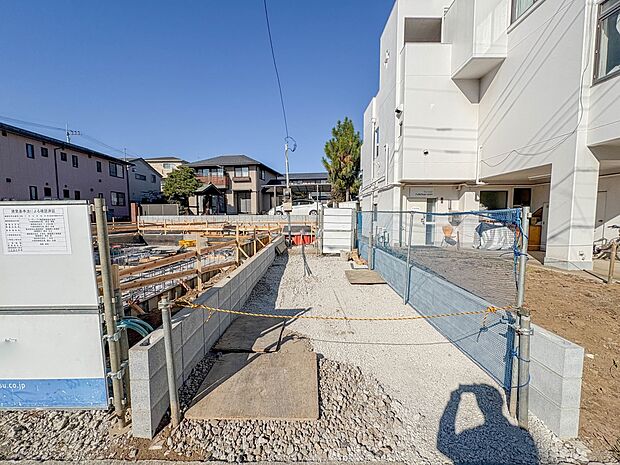 2号棟【外観】陽当りや通風性など各所に施された工夫で住みやすさを実現。部屋の大きさや周辺環境・街並など、資料には掲載していない情報が現地にはたくさんございます。是非ご確認下さい。