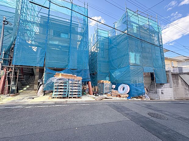 【前面道路】車の通行が少ないので、静かな住環境を維持することができます。