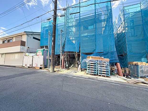 【前面道路】車の通行が少ないので、静かな住環境を維持することができます。