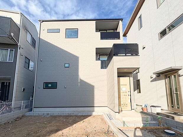 【ぜひ現地をご確認下さい】陽当りや通風性など各所に施された工夫で住みやすさを実現。部屋の大きさや周辺環境・街並など、資料には掲載していない情報が現地にはたくさんございます。是非ご確認下さい。…