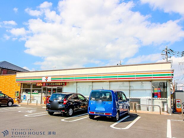 コンビニ 857m セブンイレブン岩槻府内1丁目店(セブンイレブンは近くて便利を掲げています。近くとは、心の近さ。便利とはモノが期待以上の品質でお客さまに届くこと。セブン銀行など新しいサービ…