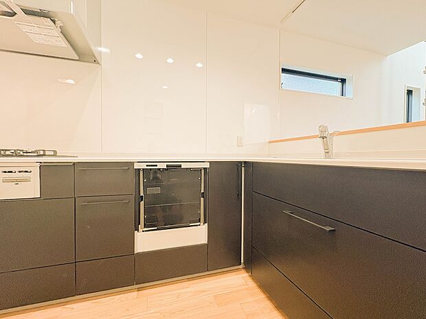 流行に左右されず、将来にわたって価値が継続する「上質」な佇まい。おしゃれな雰囲気や自然の潤い、親しみやすさといった個性を、街に新たな価値をもたらし続ける。