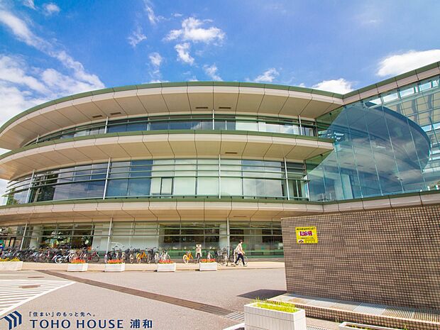 図書館 650m プラザイースト(【プラザイースト】ホールや多目的室、さいたま市立東浦和図書館などが入る複合施設です。)