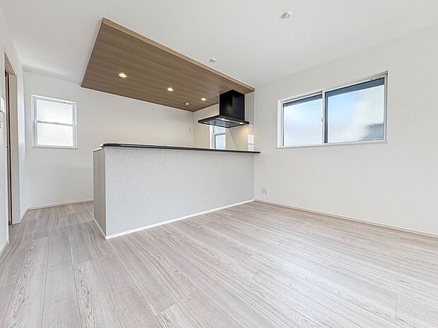 【LDK16帖】ホームパーティーでもゲストと一緒に料理を楽しみながら楽しい時間を過ごせそう。