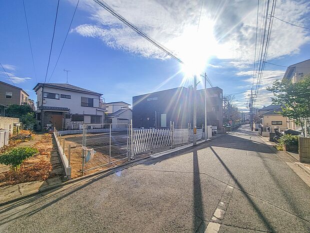 【ぜひ現地をご確認下さい】陽当りや通風性など各所に施された工夫で住みやすさを実現。部屋の大きさや周辺環境・街並など、資料には掲載していない情報が現地にはたくさんございます。是非ご確認下さい。…