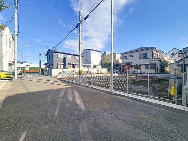 【外観】家族の温かさと陽光の暖かさ、楽しい毎日と明るい未来を予感させる「空間が織り成すひとつ先の住み心地」を演出します。