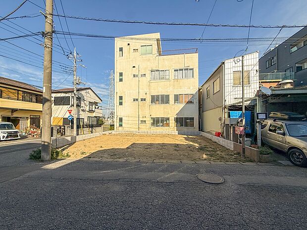 【前面道路 幅員 南東約4m】陽当りや通風性など各所に施された工夫で住みやすさを実現。部屋の大きさや周辺環境・街並など、資料には掲載していない情報が現地にはたくさんございます。是非ご確認下さ…