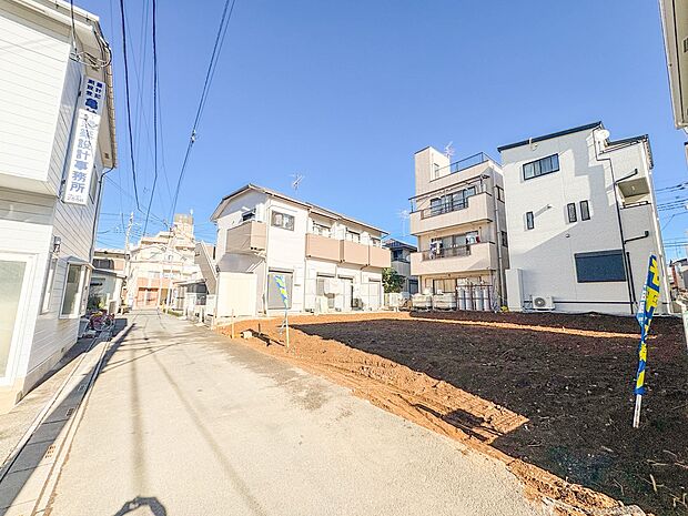 1号棟【外観】こちらの物件が少しでも気になるようでしたら、お気軽にお問合せください。人生でいちばん大きなお買い物ですので、ゆっくりご見学ください。ネット上の画像と実際の見学では、リアル感がま…