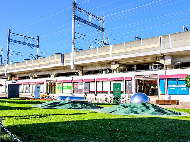 駅 400m 与野本町駅(さいたま市の心臓部です。中央区役所をはじめ、行政・公共サービス機関の多くが与野本町駅周辺に置かれています。行政地区は駅北側に広がり、南側は住宅地区になっています。)…