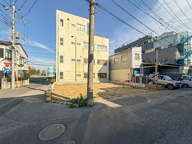 【現地土地写真】陽当りや通風性など各所に施された工夫で住みやすさを実現。部屋の大きさや周辺環境・街並など、資料には掲載していない情報が現地にはたくさんございます。是非ご確認下さい。