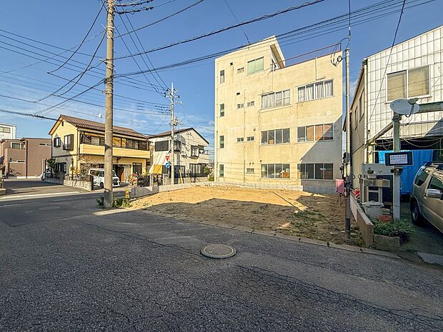 【現地土地写真】ここから始まる「日常」はご家族にとってかけがえのない時間となります。少しでも豊かに、快適に。そんな想いから本邸宅は生まれました。