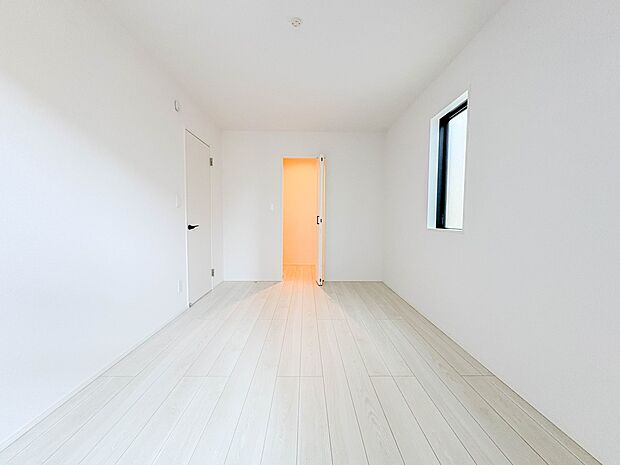 【洋室】充実した生活は伸びやかな居室空間から始まります。快適に・伸びやかに。心の潤いを求める方々へ。