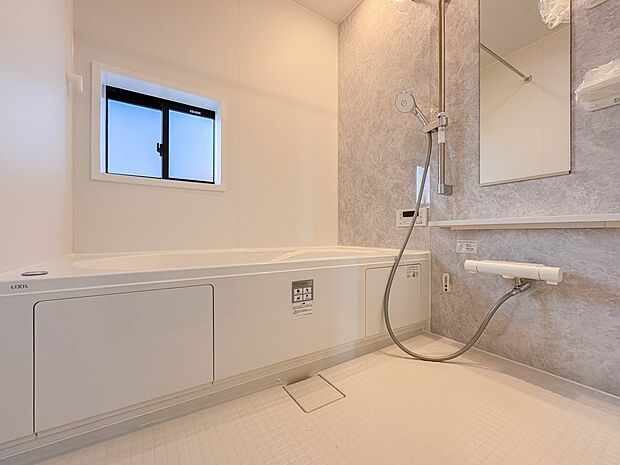 【浴室】一日の疲れを癒してくれるお風呂空間。使いやすさと上質な質感を両立して、単なる習慣から特別な時間に変わるはず。