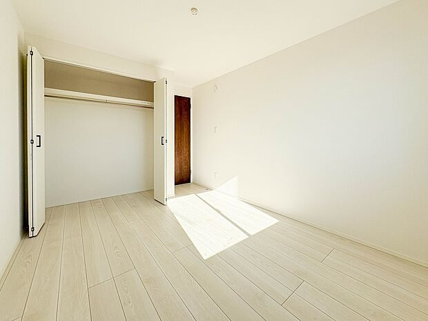 【収納】限られたスペースを有効に活用できる壁面クローゼット。