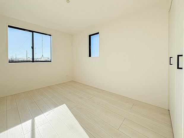 【洋室】充実した生活は伸びやかな居室空間から始まります。快適に・伸びやかに。心の潤いを求める方々へ。