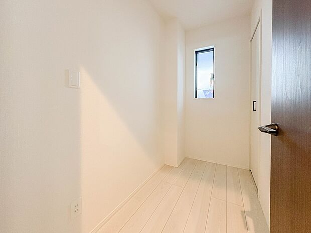 こちらの物件が少しでも気になるようでしたら、お気軽にお問合せください。人生でいちばん大きなお買い物ですので、ゆっくりご見学ください。ネット上の画像と実際の見学では、リアル感がまるで違います。…