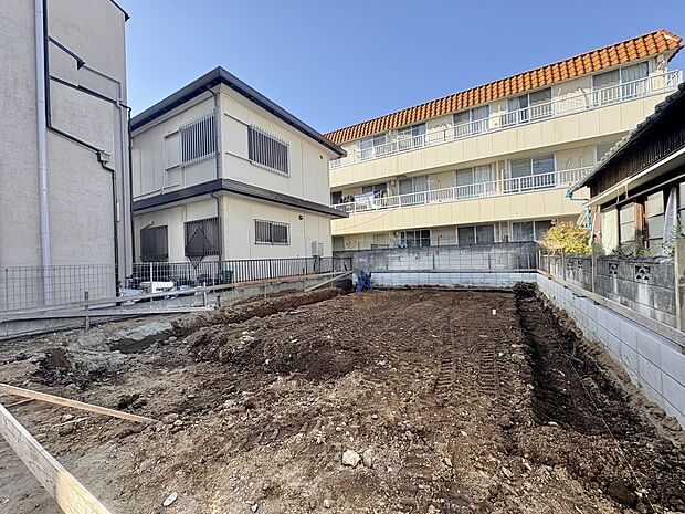 【外観】家は一生のお買物。自分ならではの家族ならではの、家にしたい。書斎を設ける。子どものプレイングルームを設ける。趣味のオーディオルームを設置する。夢を追うオンリーワンの家です。