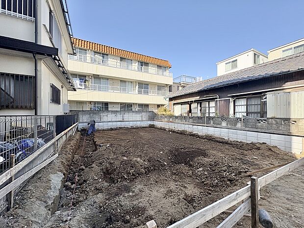 【外観】家族の温かさと陽光の暖かさ、楽しい毎日と明るい未来を予感させる「空間が織り成すひとつ先の住み心地」を演出します。